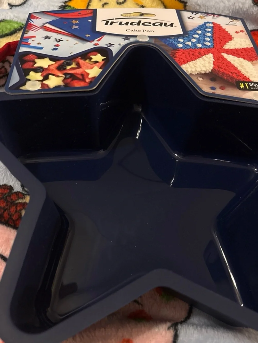 Trudeau Navy Blue Star Cake Pan